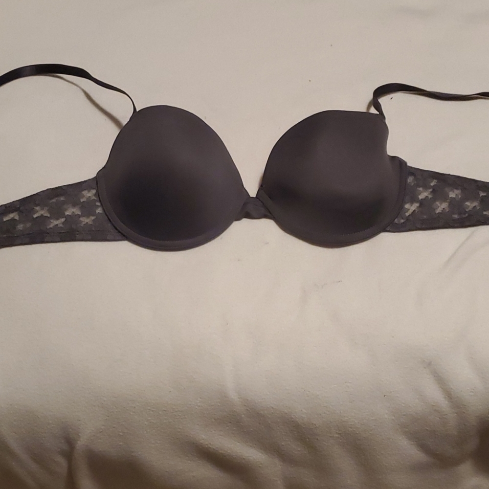 Grey and pink light push-up bra